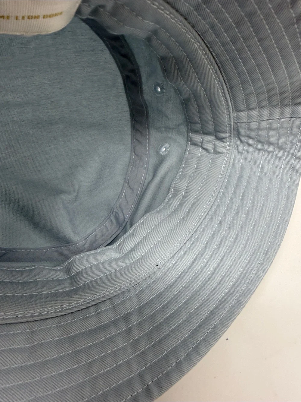Kid’s AIMÉ LEON DORE Light Gray Bucket Hat with Red Stripe Size S/M